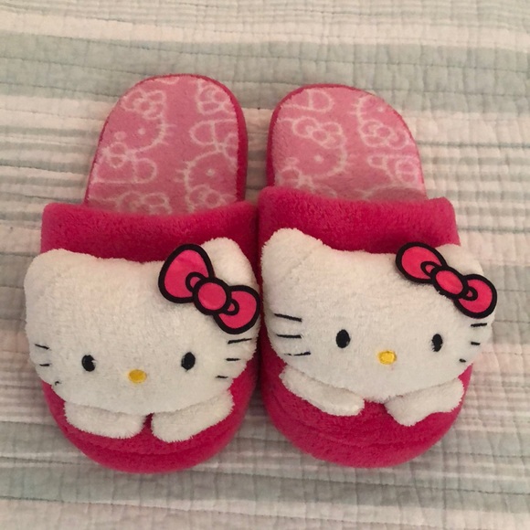 Hello Kitty Shoes - 🤍💕 Hello Kitty 🤍💕 Slippers 🤍💕 Women’s Size 9-10 Like Bran New 💕🤍 HK